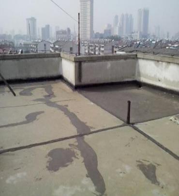 天峻漏水维修 楼顶漏水是什么原因，楼顶漏水维修方法是什么?